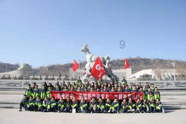 你觉得大学还应该增加哪些公共设施呢？